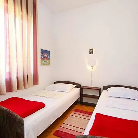 Im Haus Maginja Cdn021022 Eya *