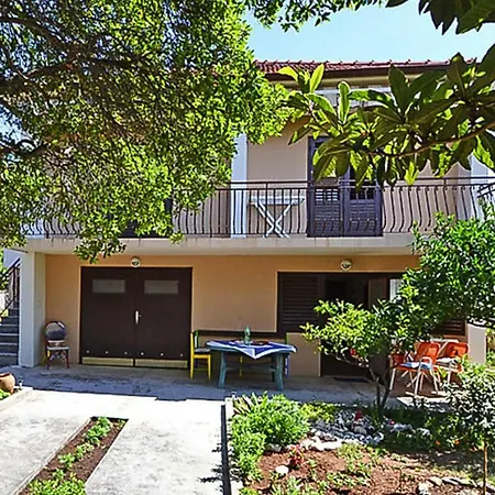 Im Haus Maginja Cdn021022 Eya * Petrcane